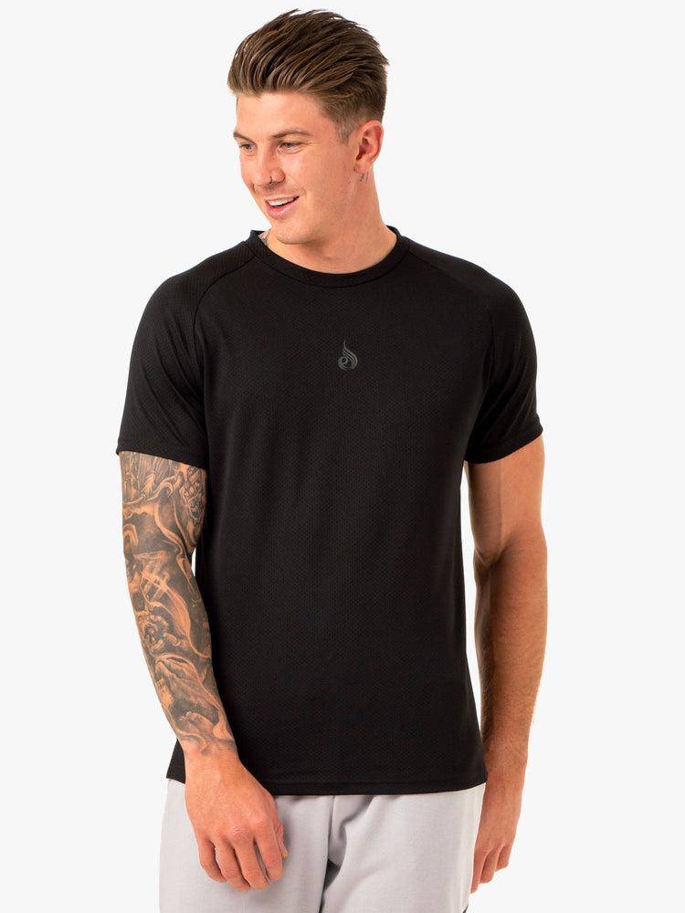 Black Ryderwear Men T Shirts Enhance Men\'s T Shirts | AU1217BC