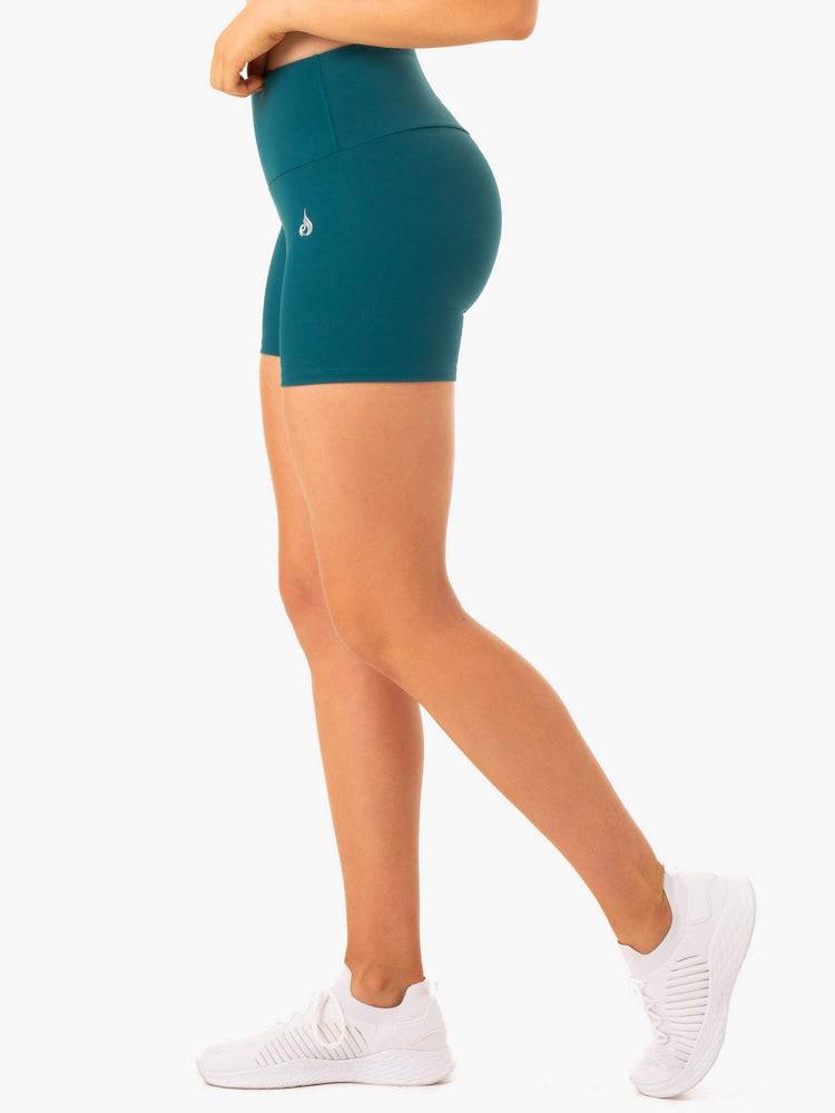 Emerald Ryderwear Women Shorts Staples Scrunch Bum Mid Length Women's Shorts | AU1998NB