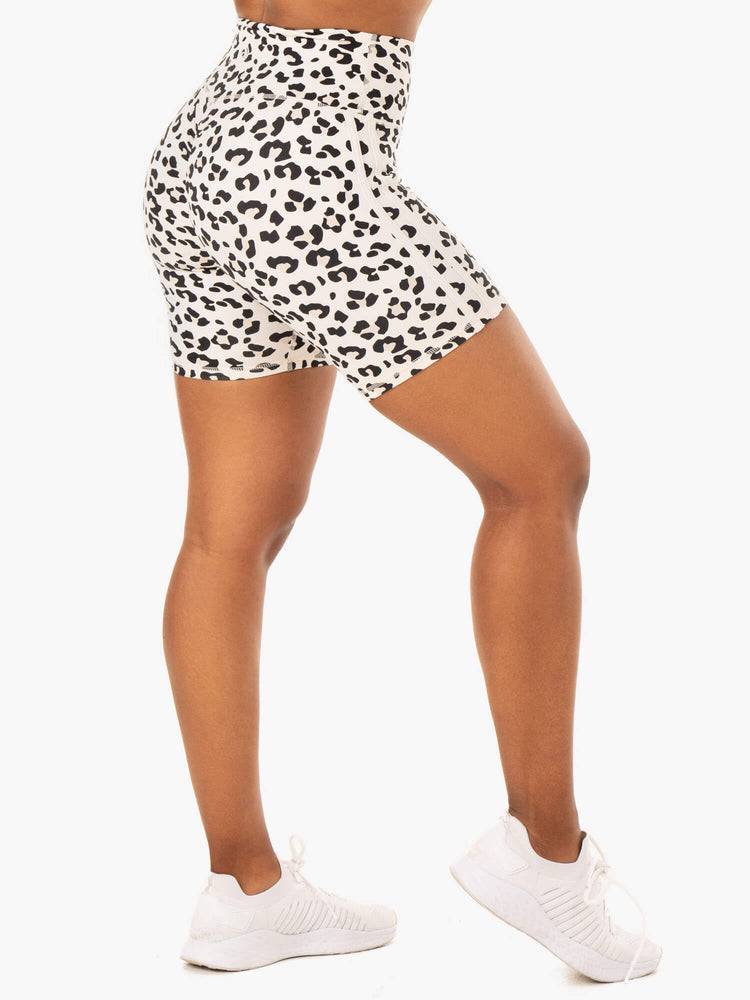 Ivory Leopard Ryderwear Women Shorts Evolution High Waisted Scrunch Women's Shorts | AU1985SO