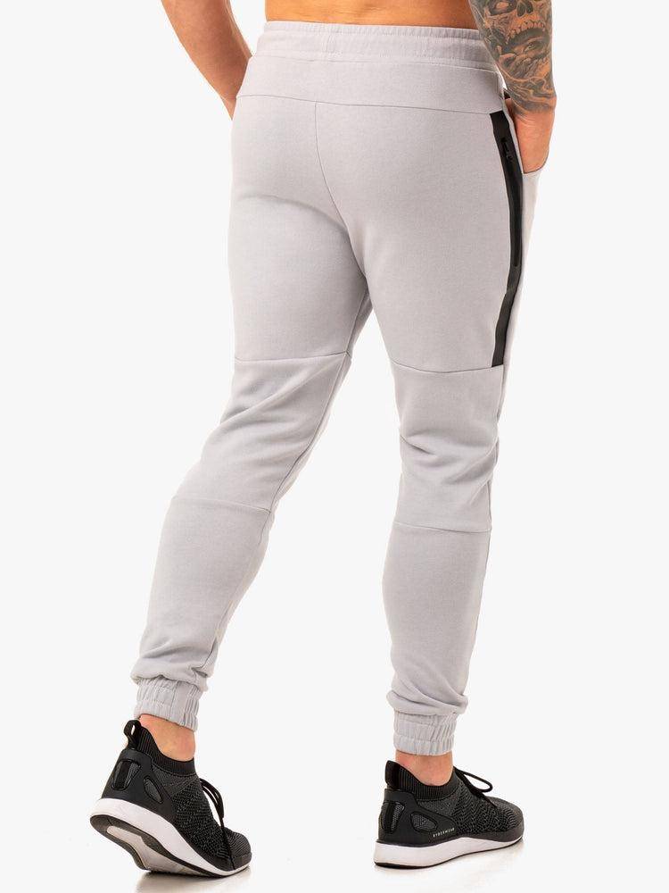 Snow Grey Ryderwear Men Track Pants Restore Fleece Men's Track Pants | AU1046OR