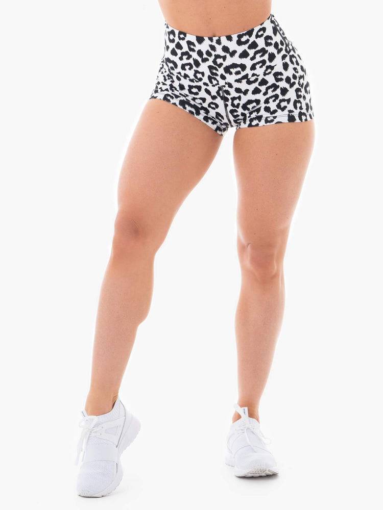 Snow Leopard Ryderwear Women Shorts Animal Scrunch Bum Women\'s Shorts | AU2029RW